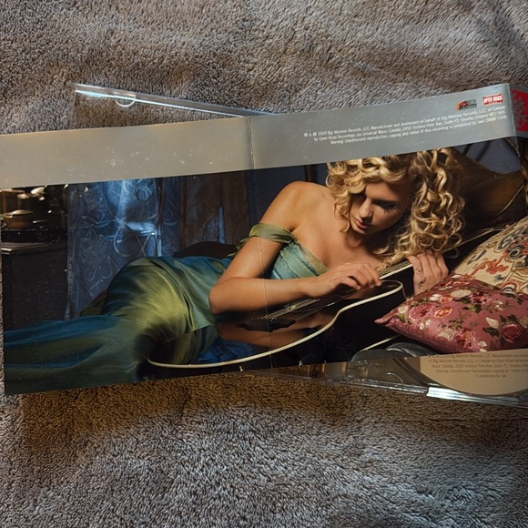 Taylor Swift Holiday Collection CD Christmas Album Swiftie - Picture 4 of 6